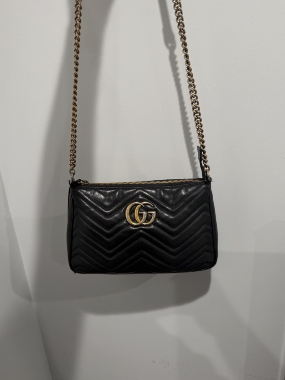 Gucci Medium GG Marmont Shoulder Bag - Picture 12 of 14